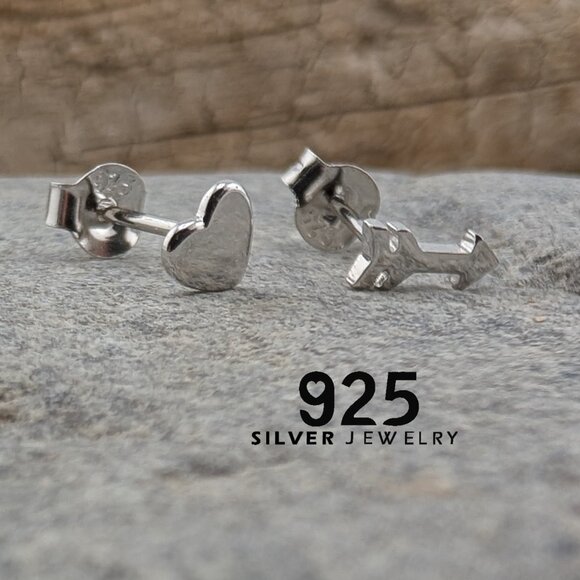 New Heart and arrow mismatched stud earrings • Cupid • love • Dainty - Picture 1 of 6